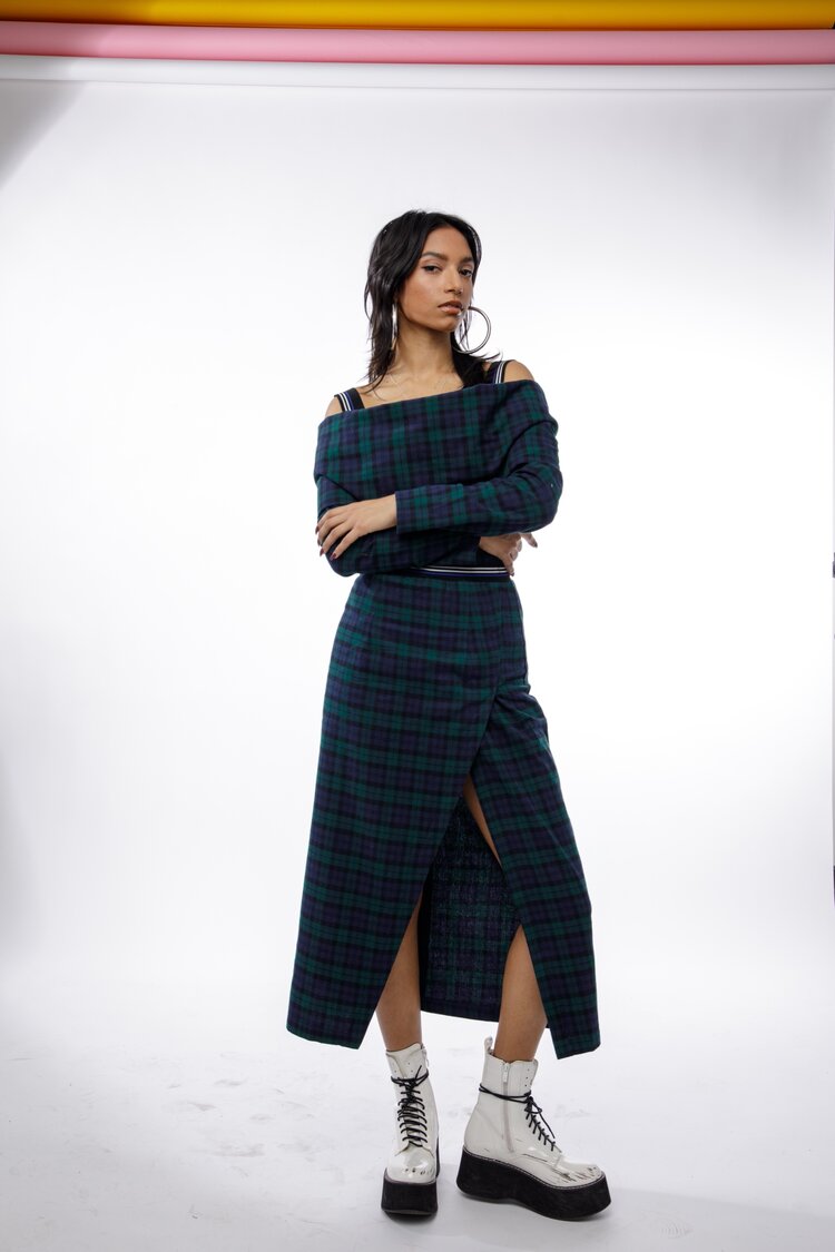 1ST AVE OFF THE SHOULDER TOP: NAVYGREEN PLAID